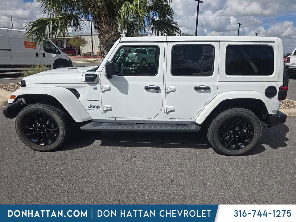 Used 2023 Jeep Wrangler Unlimited Sahara w/ Cold Weather Group AWD/4WD image 8