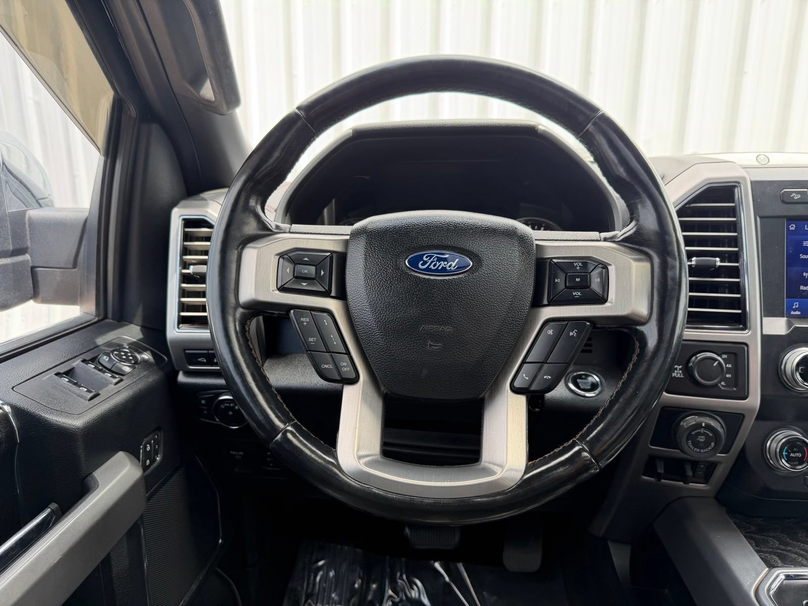 Used 2019 Ford F150 Platinum w/ Equipment Group 701A Luxury AWD/4WD image 13