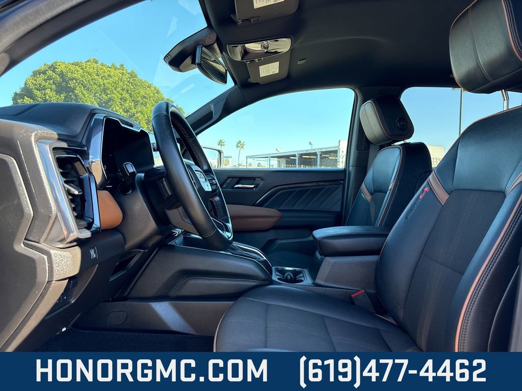 Used 2025 GMC Canyon AT4 image 12