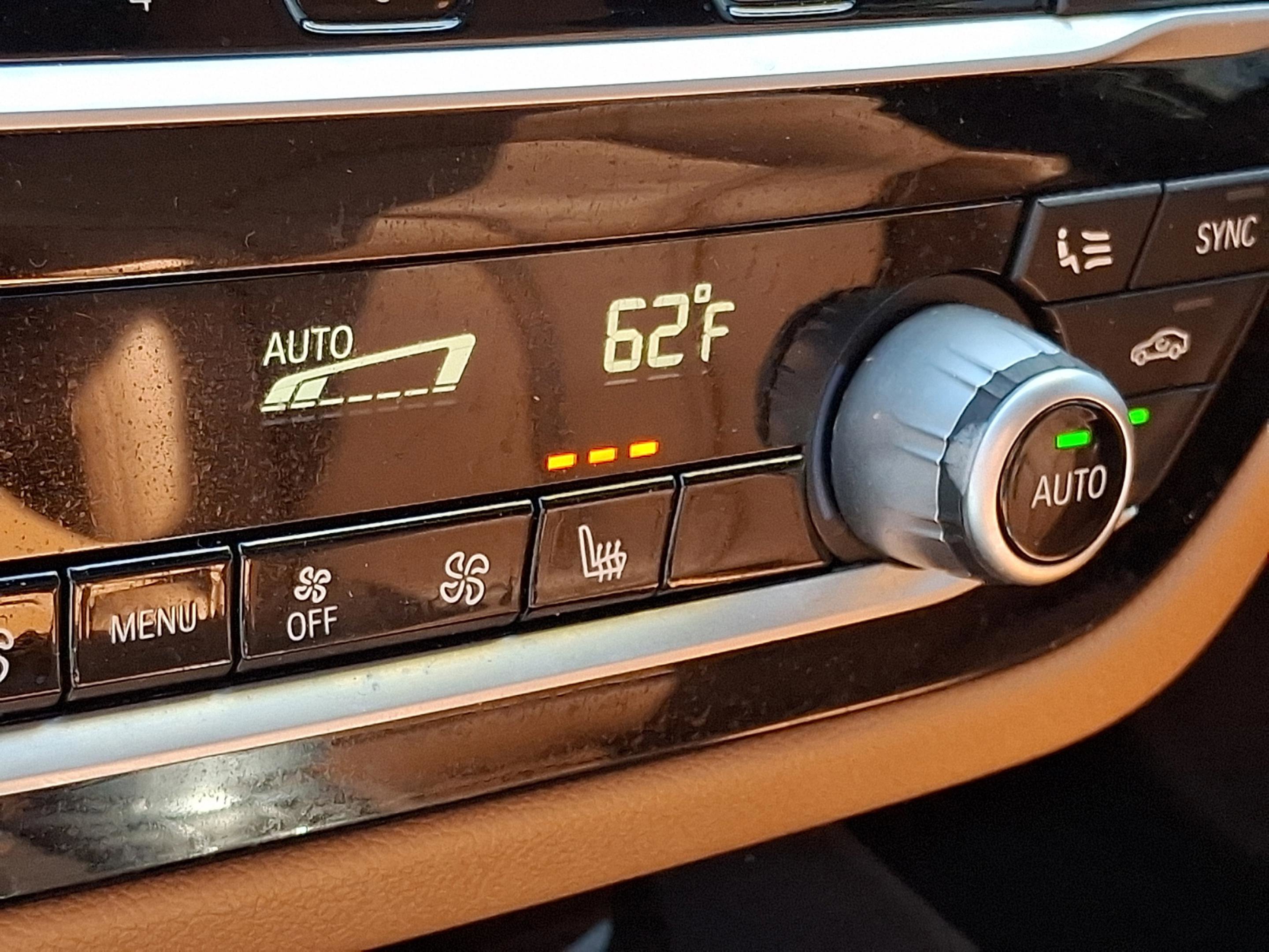 Used 2020 BMW 530i xDrive w/ Premium Package image 25