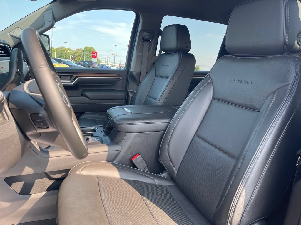 Used 2025 GMC Sierra 2500 Denali w/ Denali Reserve Package AWD/4WD image 14