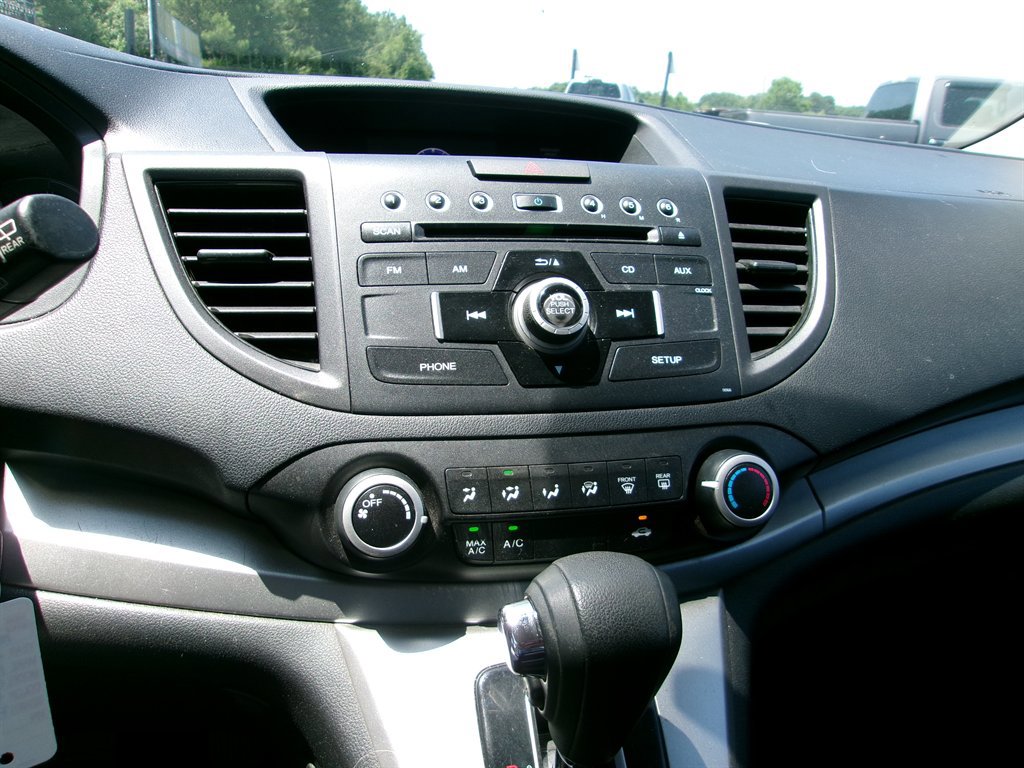 Used 2014 Honda CR-V LX image 25