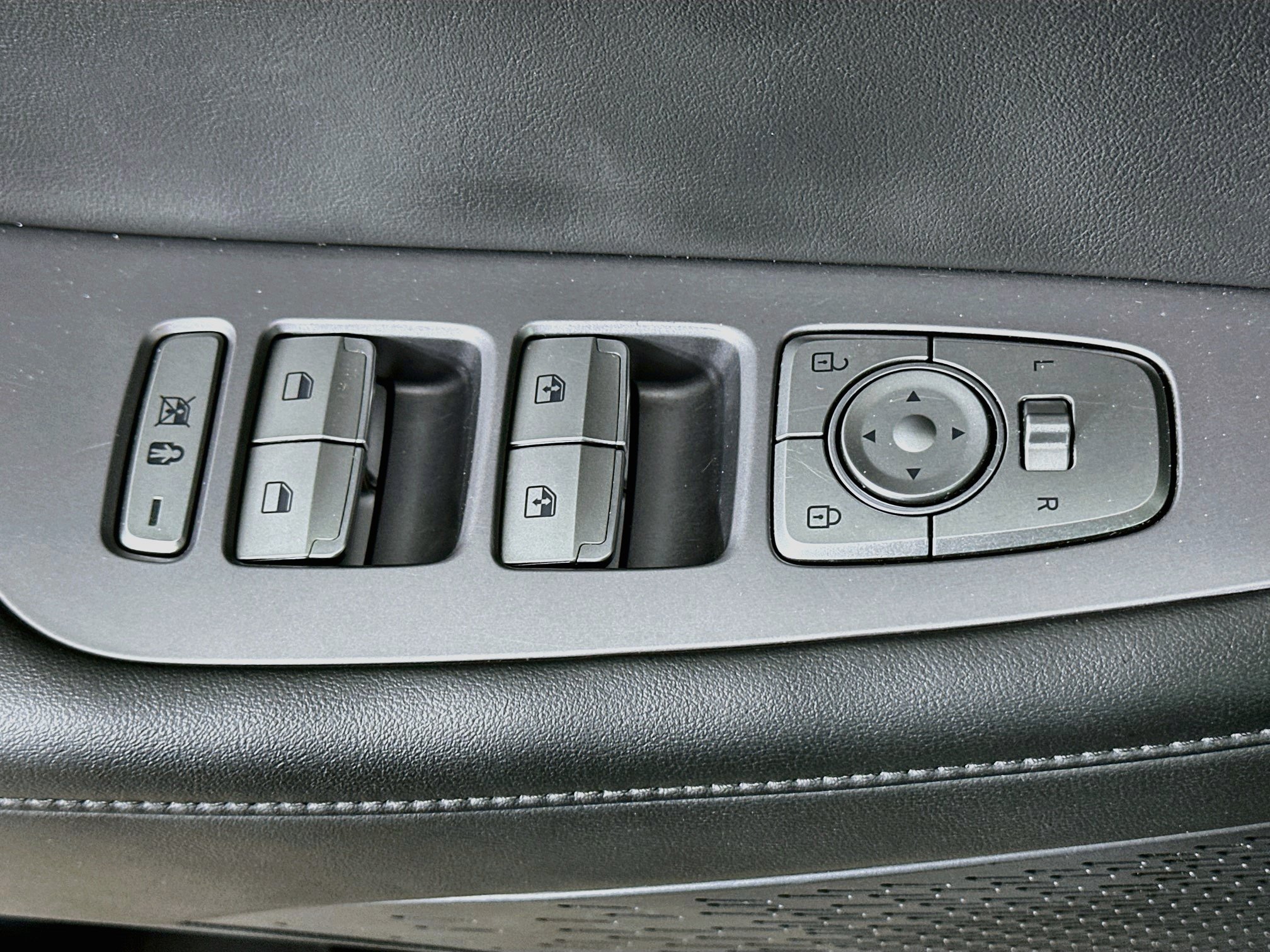 Used 2024 Hyundai Palisade Limited AWD/4WD image 15