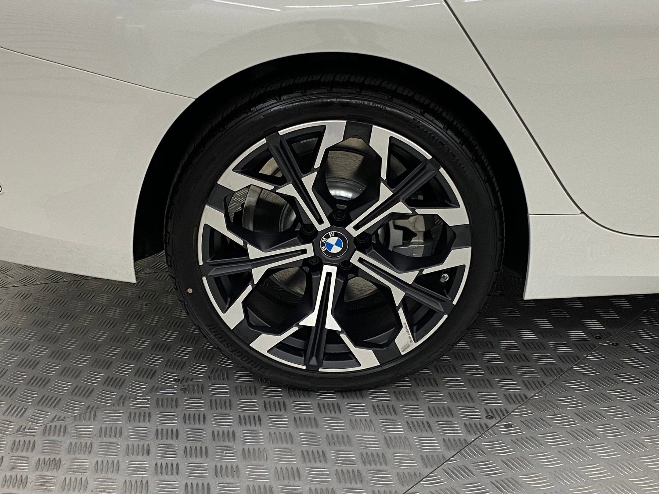 Used 2025 BMW 330i xDrive Sedan w/ Convenience Package image 10