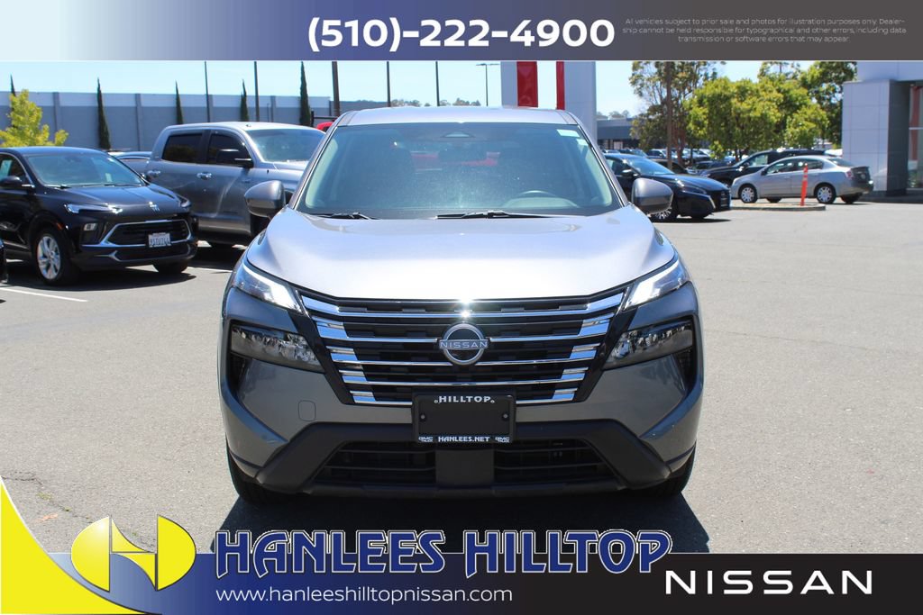 Used 2025 Nissan Rogue SV FWD image 4
