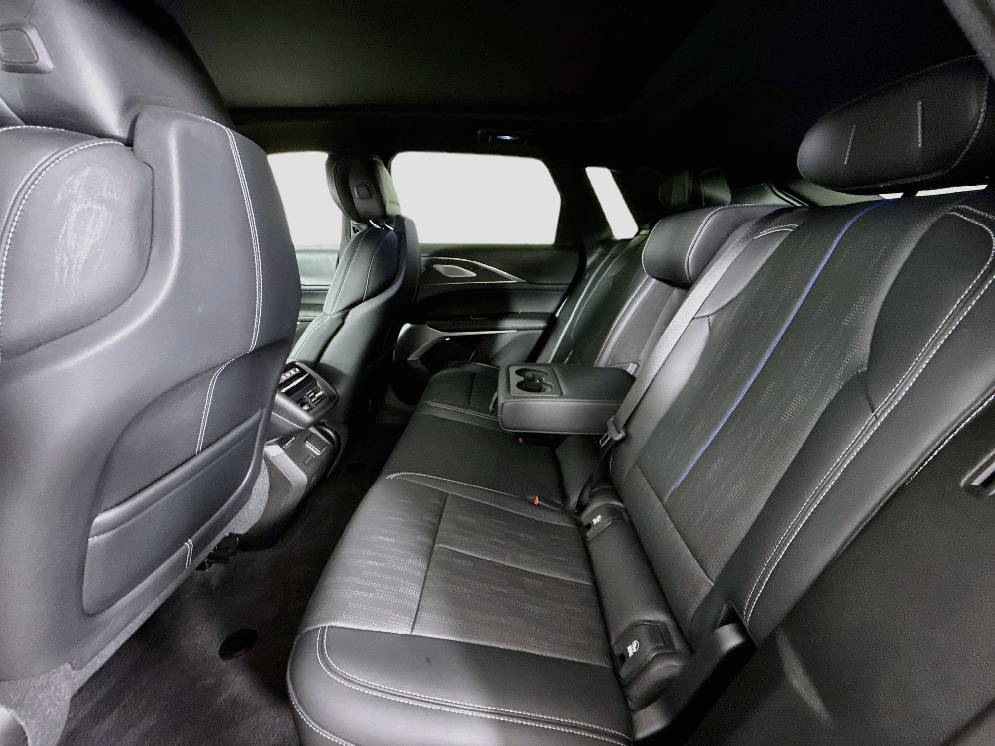Used 2024 Cadillac Lyriq Sport AWD/4WD image 26