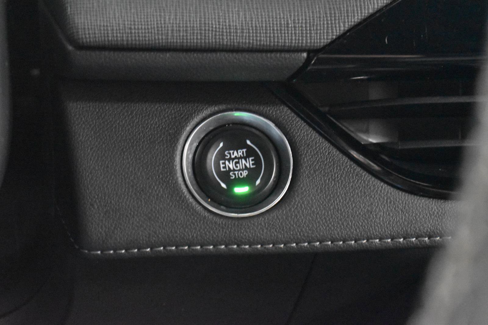 Used 2025 Buick Enclave Sport Touring FWD image 17