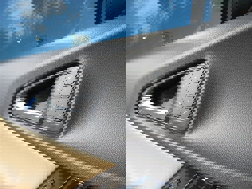 New 2026 Chevrolet Equinox ACTIV w/ Convenience Package III image 30