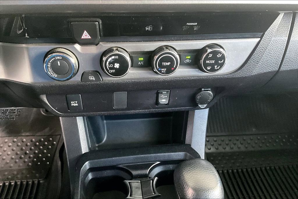 Used 2017 Toyota Tacoma SR5 w/ Tow Package AWD/4WD image 11