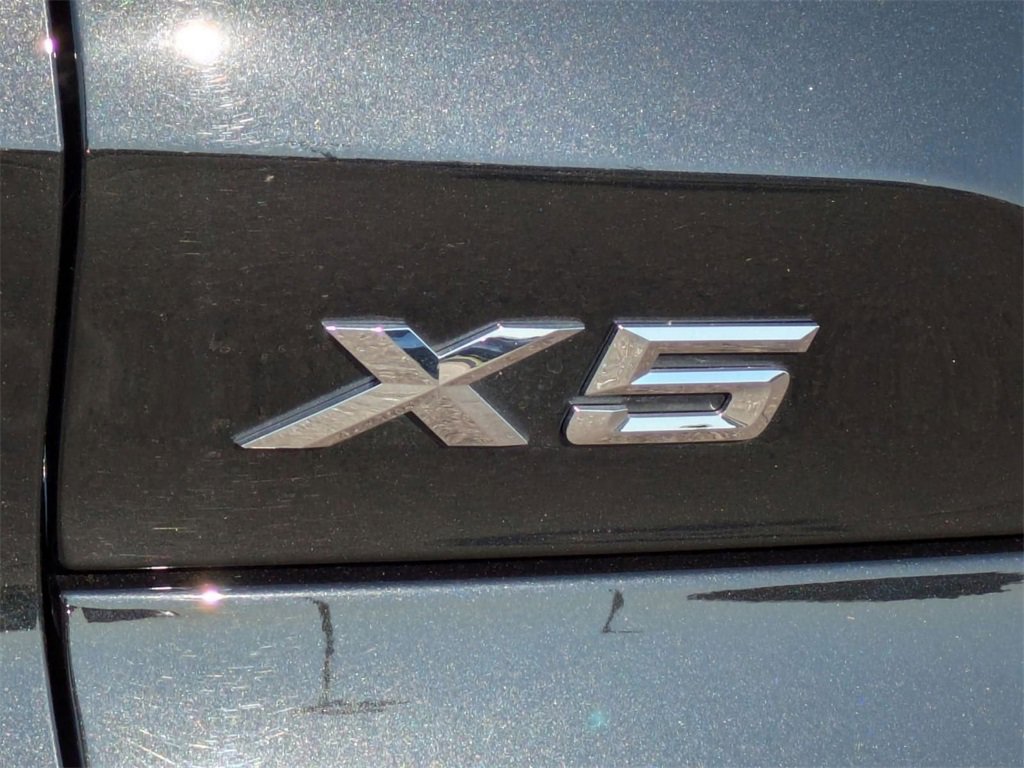 Used 2024 BMW X5 xDrive40i w/ Premium Package image 9
