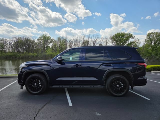 Used 2025 Toyota Sequoia Limited w/ Tow Technology Package AWD/4WD image 11