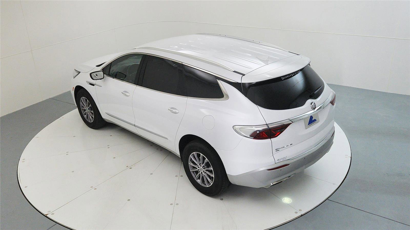 Used 2024 Buick Enclave Premium image 14