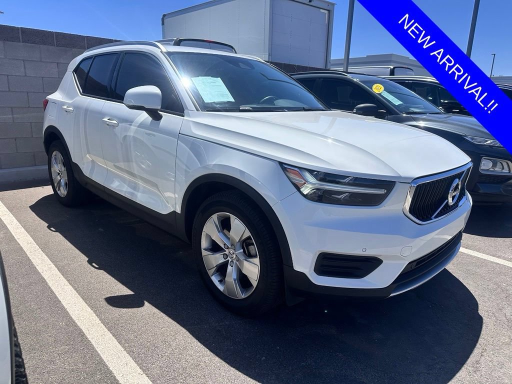 Used 2020 Volvo XC40 T5 Momentum w/ Protection Package Premier