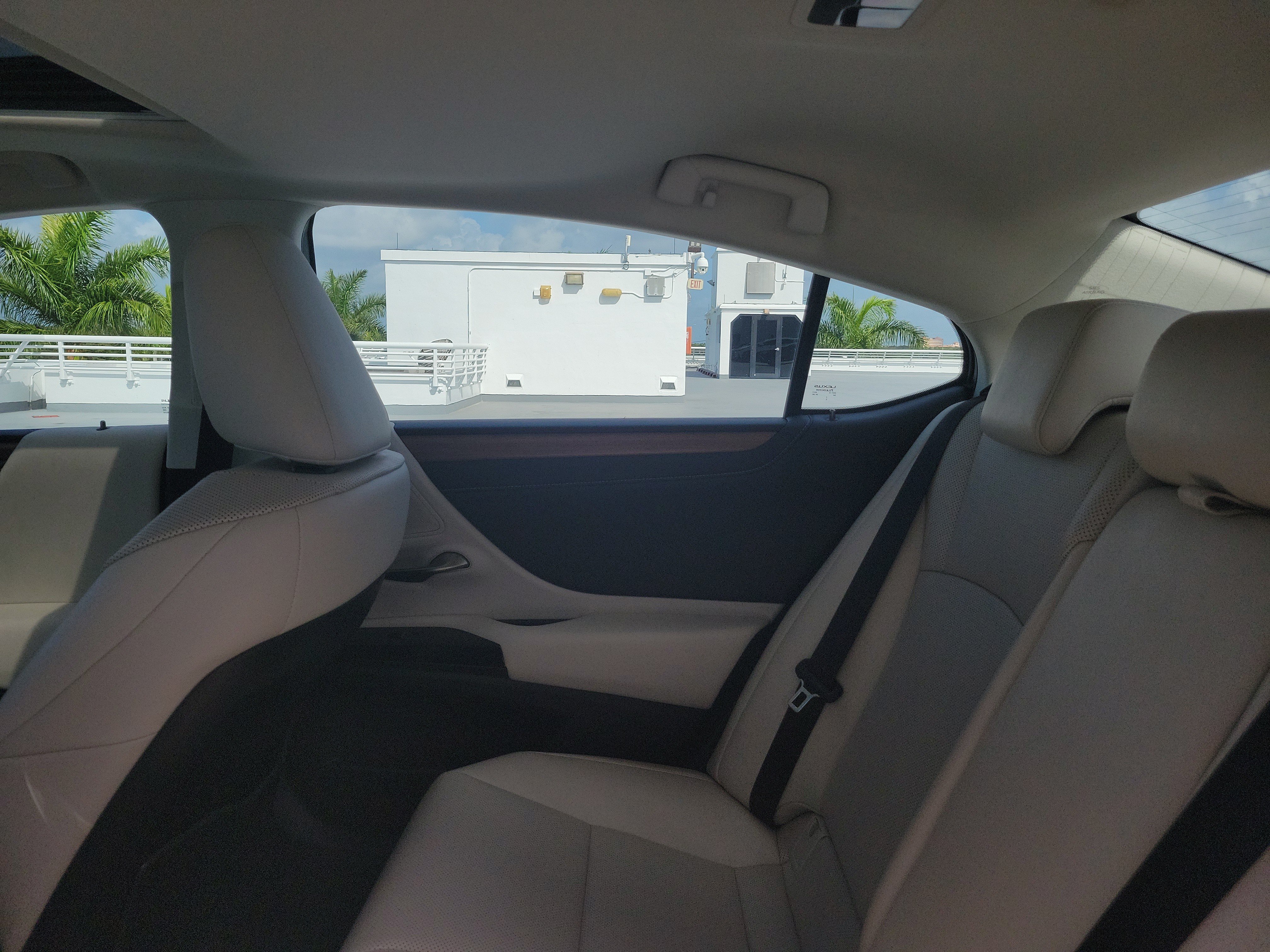 Certified 2023 Lexus ES 250 w/ Premium Package AWD/4WD image 13