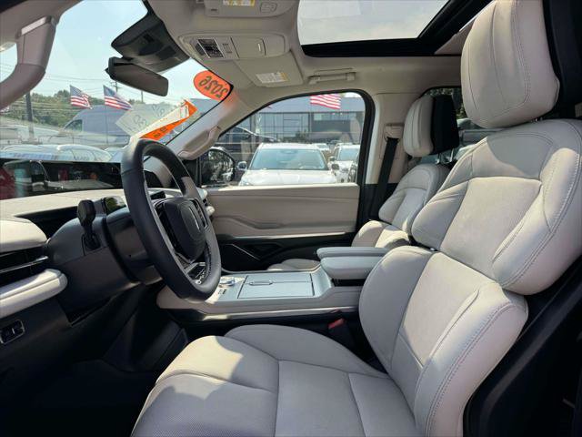 Used 2026 Lincoln Navigator L Reserve w/ Jet Appearance Package AWD/4WD image 16