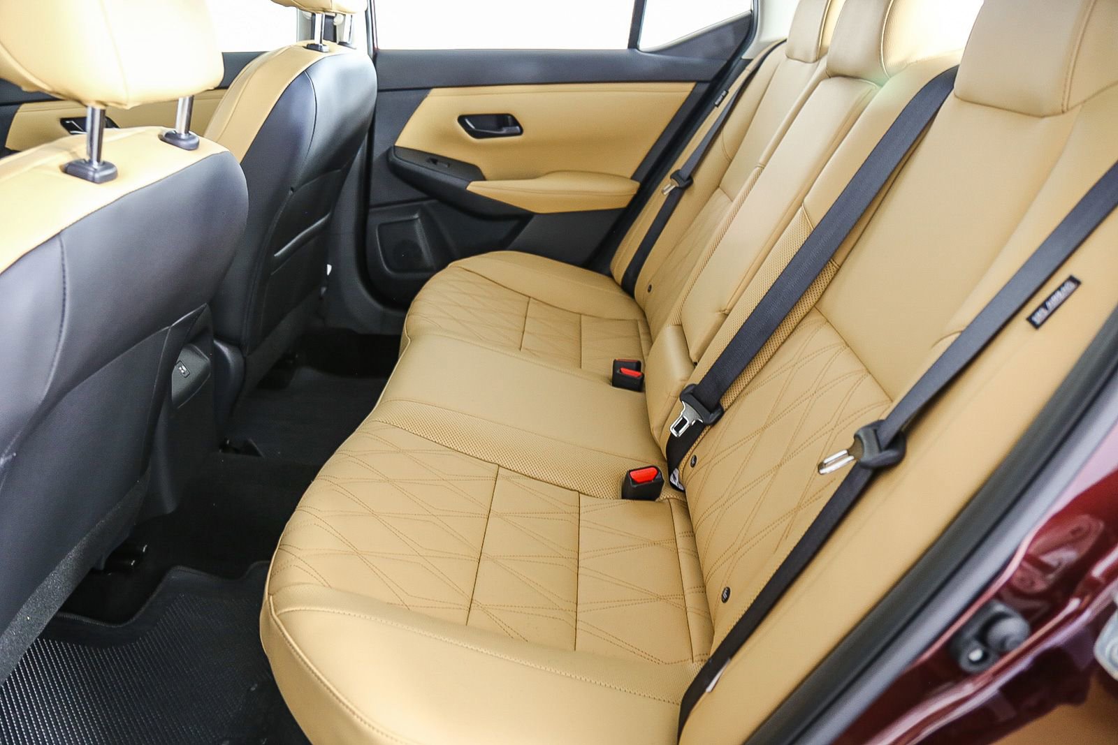 Used 2025 Nissan Sentra SV w/ SV Premium Package FWD image 19