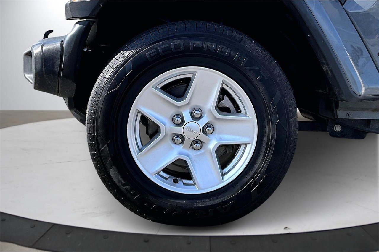 Certified 2021 Jeep Gladiator Sport image 31