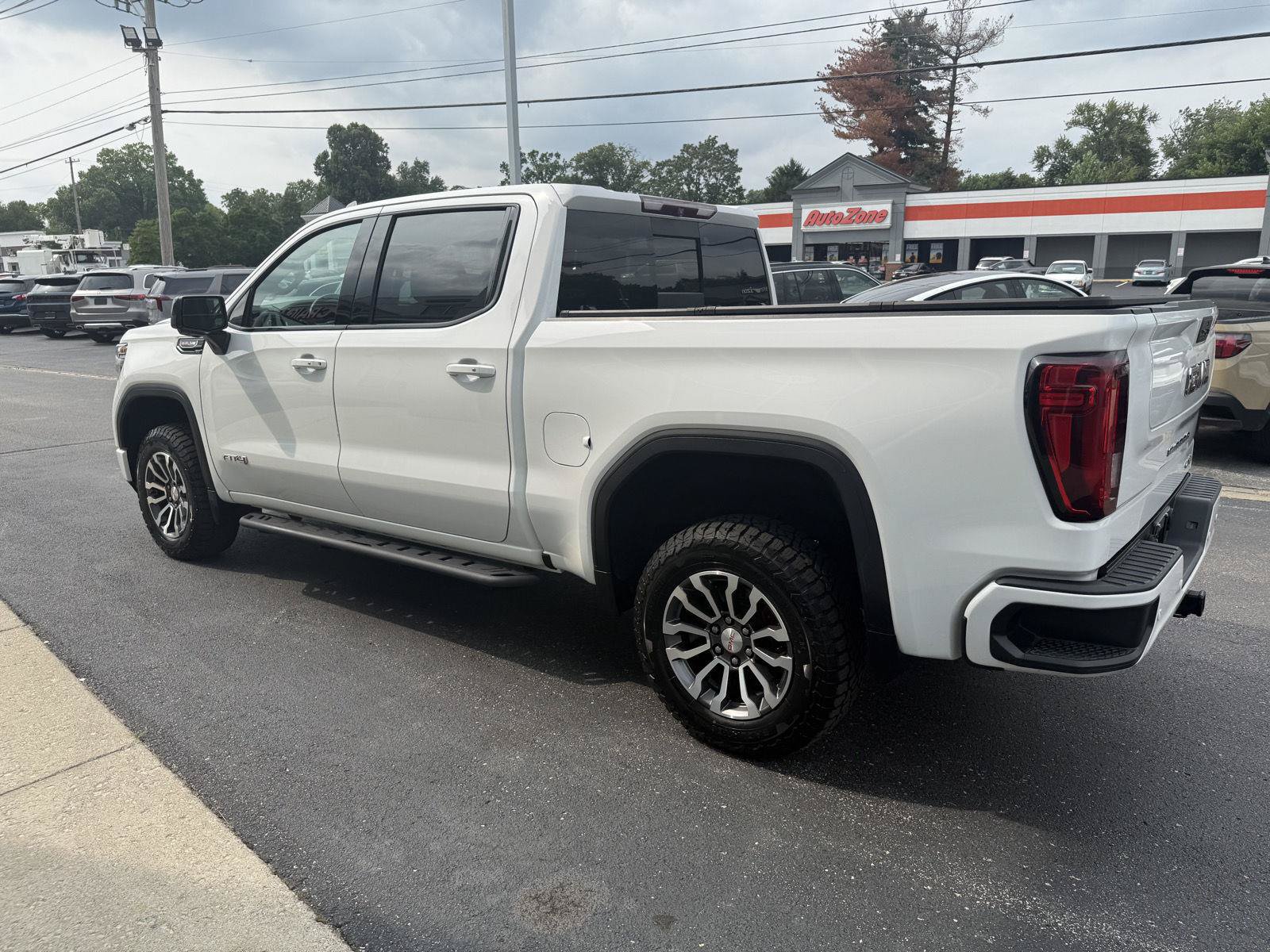 Used 2019 GMC Sierra 1500 AT4 w/ Technology Package AWD/4WD image 7