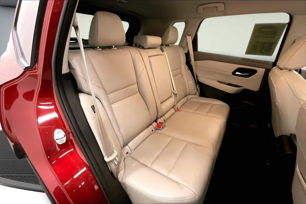 Used 2024 Nissan Rogue SL image 25