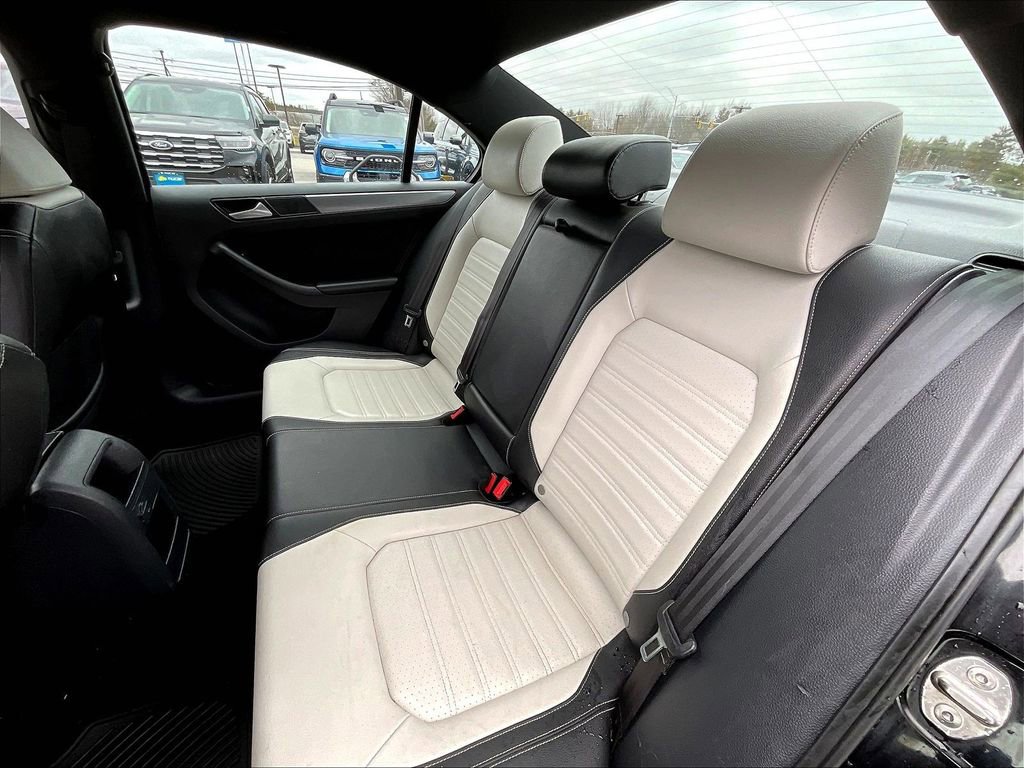 Used 2016 Volkswagen Jetta Sport image 14