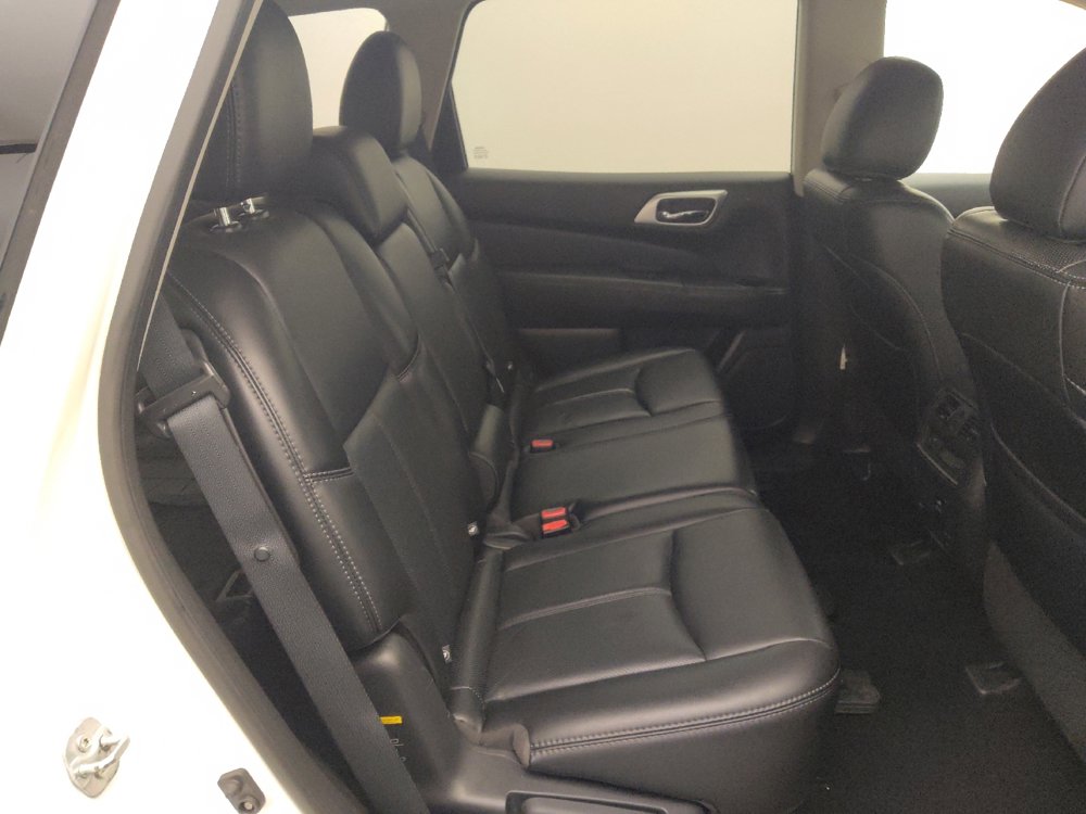 Used 2016 Nissan Pathfinder Platinum image 19
