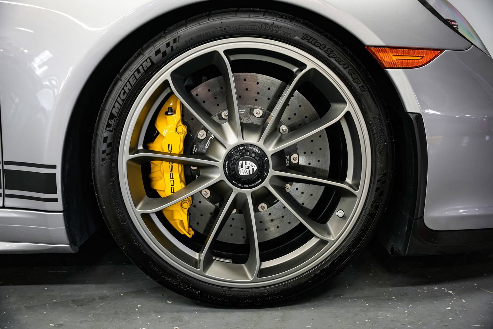 Used 2016 Porsche 911 R RWD image 55