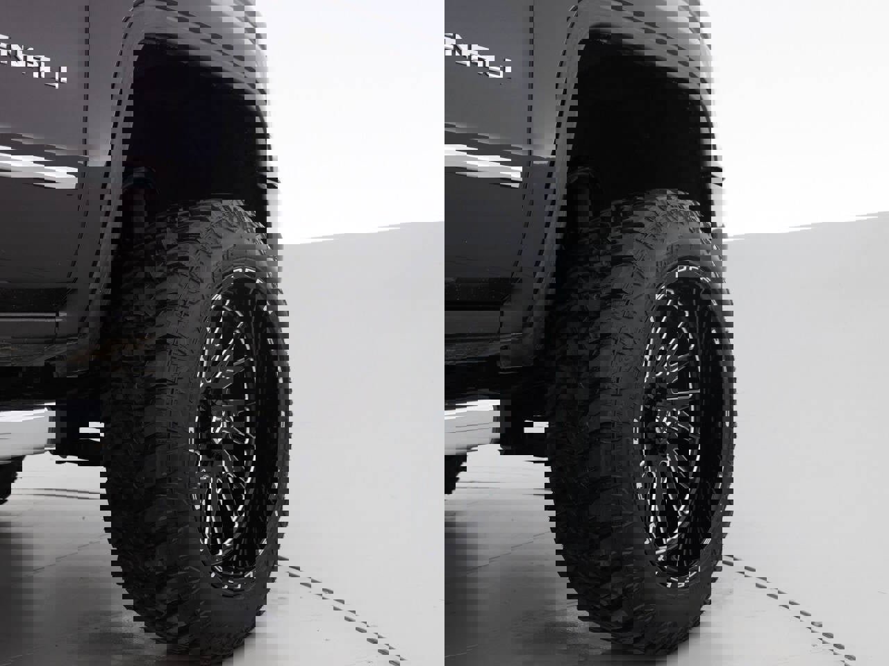 Used 2016 GMC Sierra 1500 Denali w/ Enhanced Driver Alert Package image 18