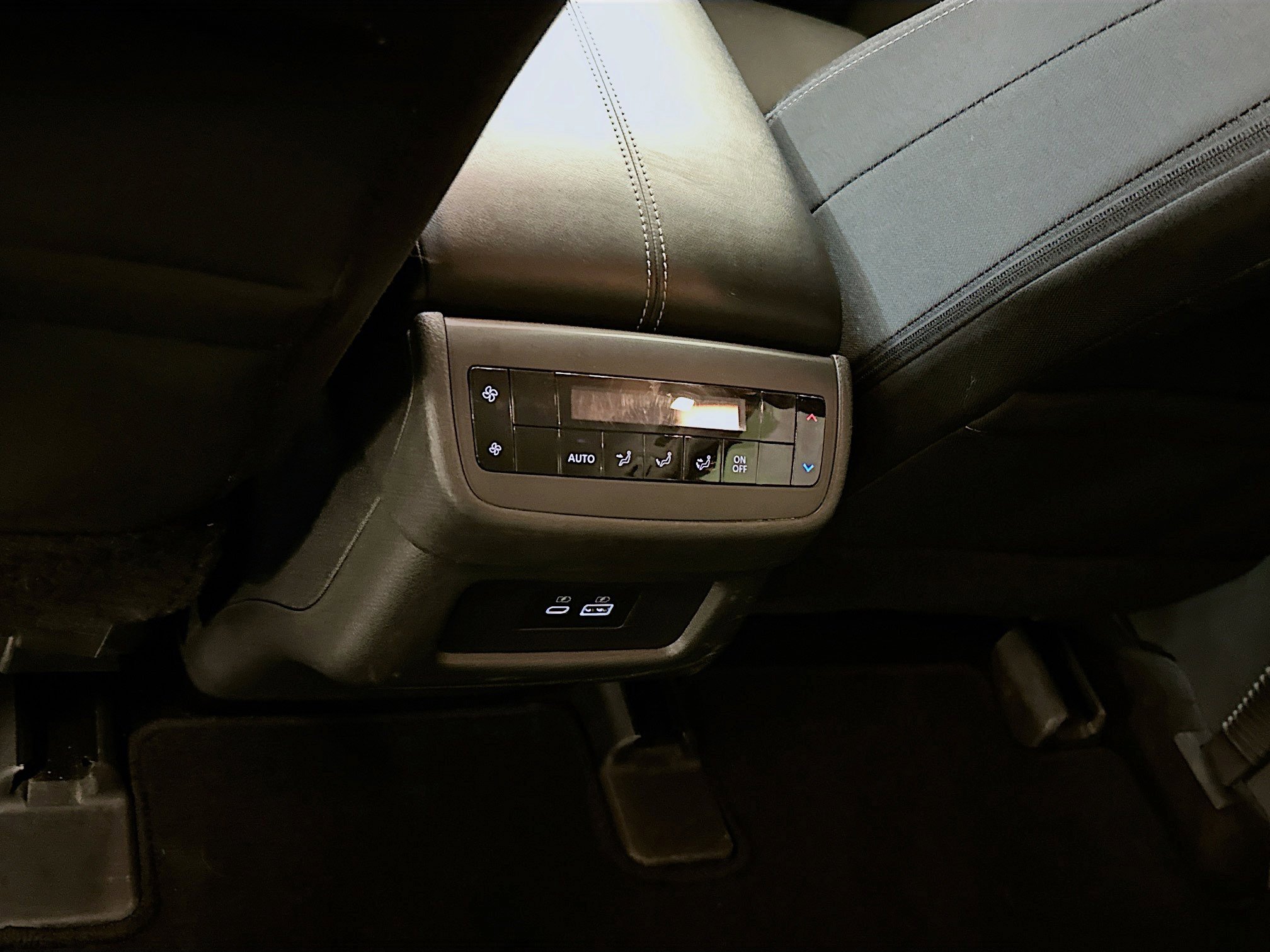 Used 2023 Nissan Pathfinder SV image 27