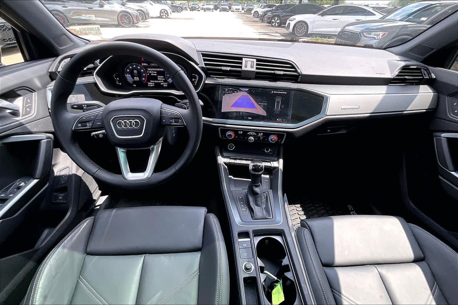 Used 2025 Audi Q3 2.0T Premium w/ Convenience Package AWD/4WD image 15