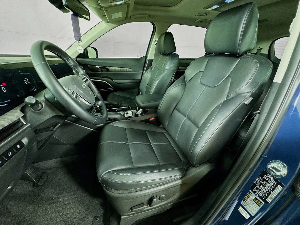Used 2025 Kia Telluride EX w/ EX Captain's Chair Package FWD image 27