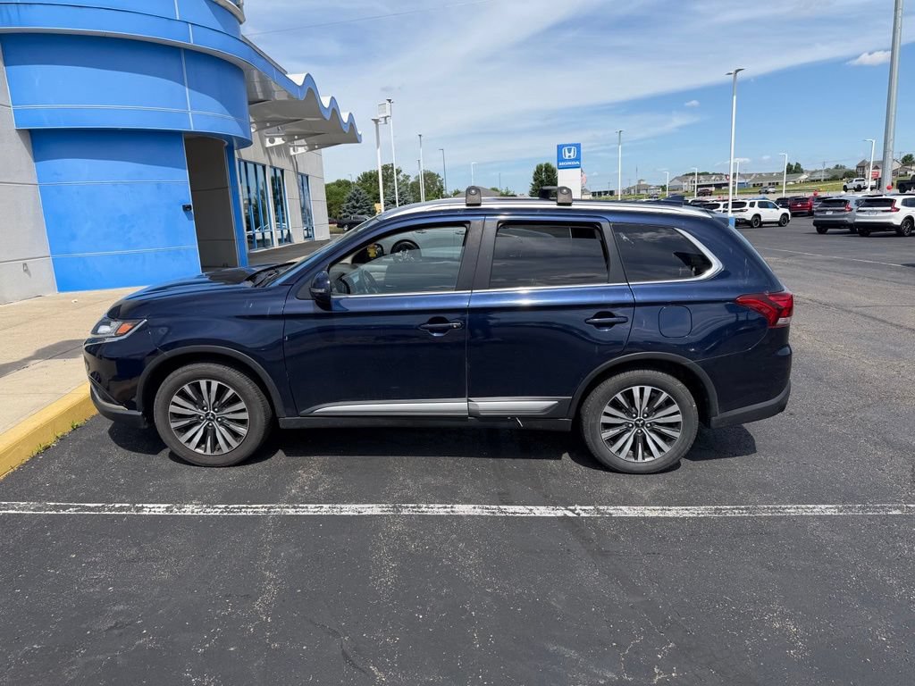 Used 2020 Mitsubishi Outlander SEL AWD/4WD image 2