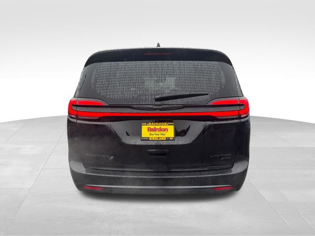New 2026 Chrysler Pacifica Limited w/ S Appearance Package AWD/4WD image 6