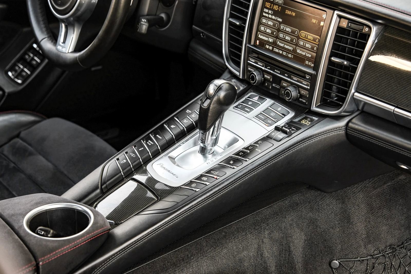 Used 2013 Porsche Panamera GTS image 20