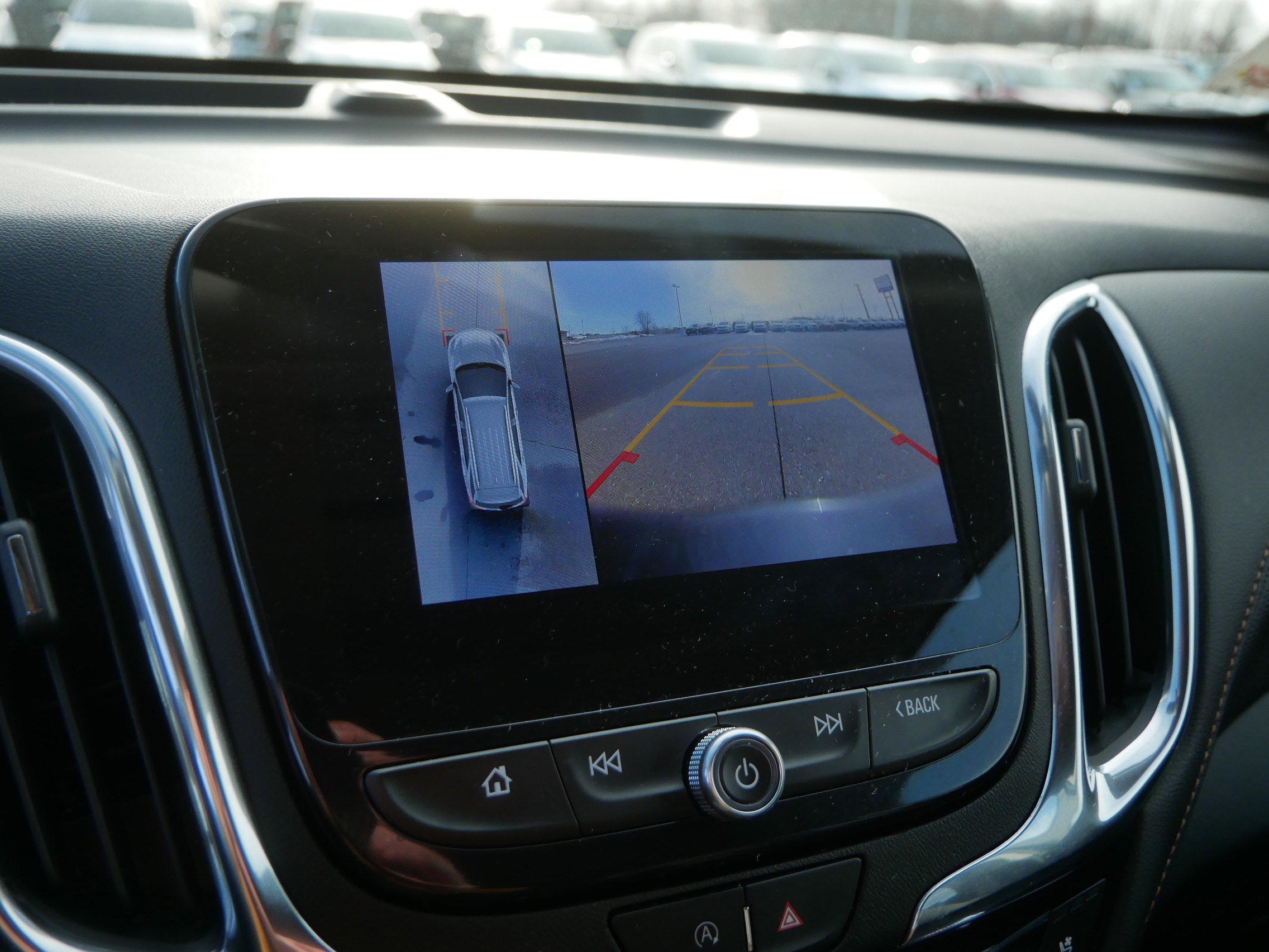 Used 2022 Chevrolet Equinox Premier image 32