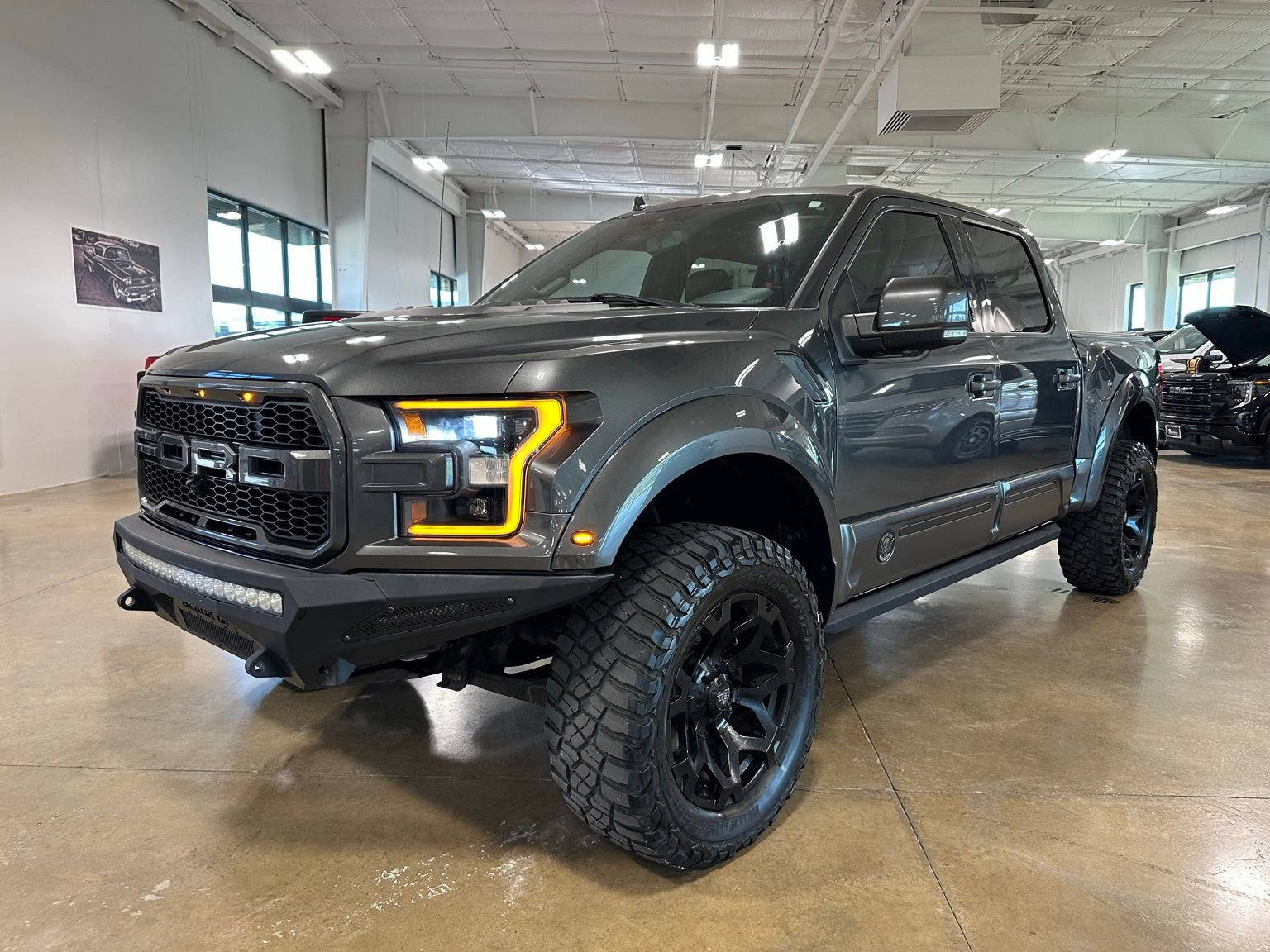 Used 2020 Ford F150 Raptor w/ Equipment Group 802A Luxury AWD/4WD image 3
