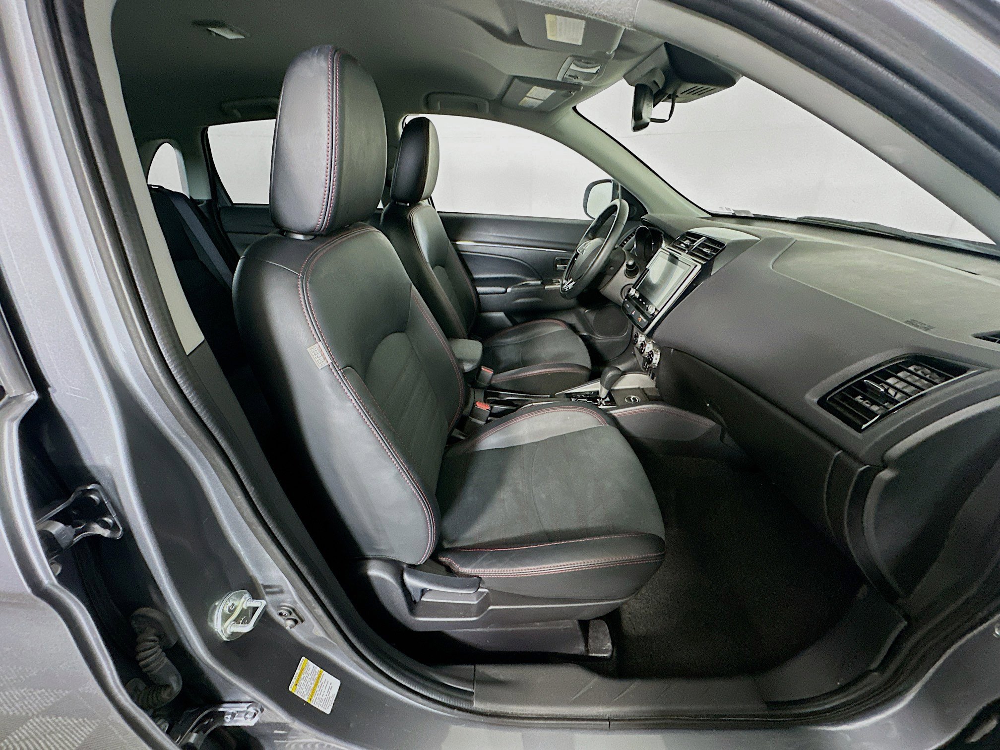 Used 2025 Mitsubishi Outlander Sport SE image 31