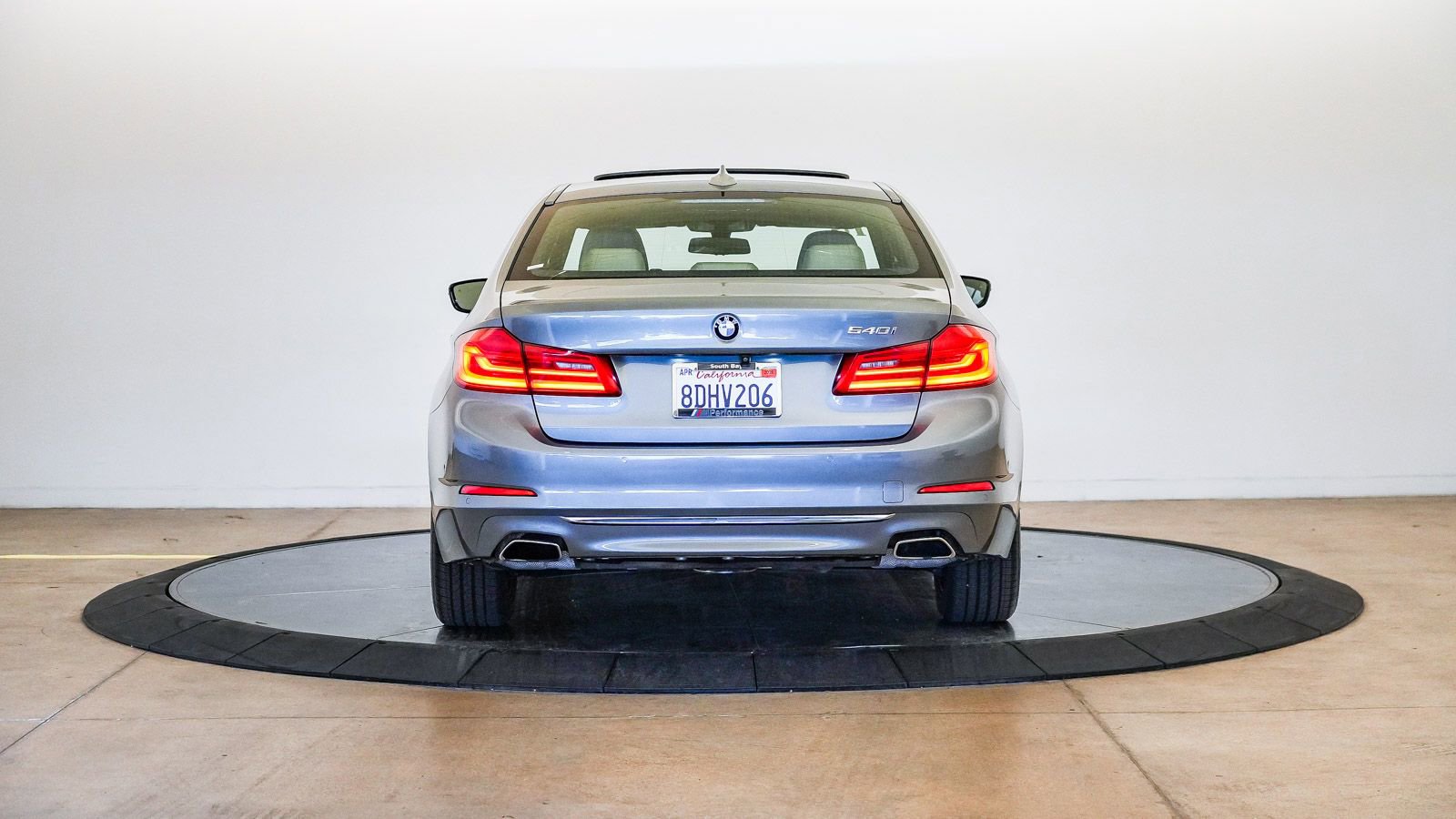 Used 2018 BMW 540i RWD image 3
