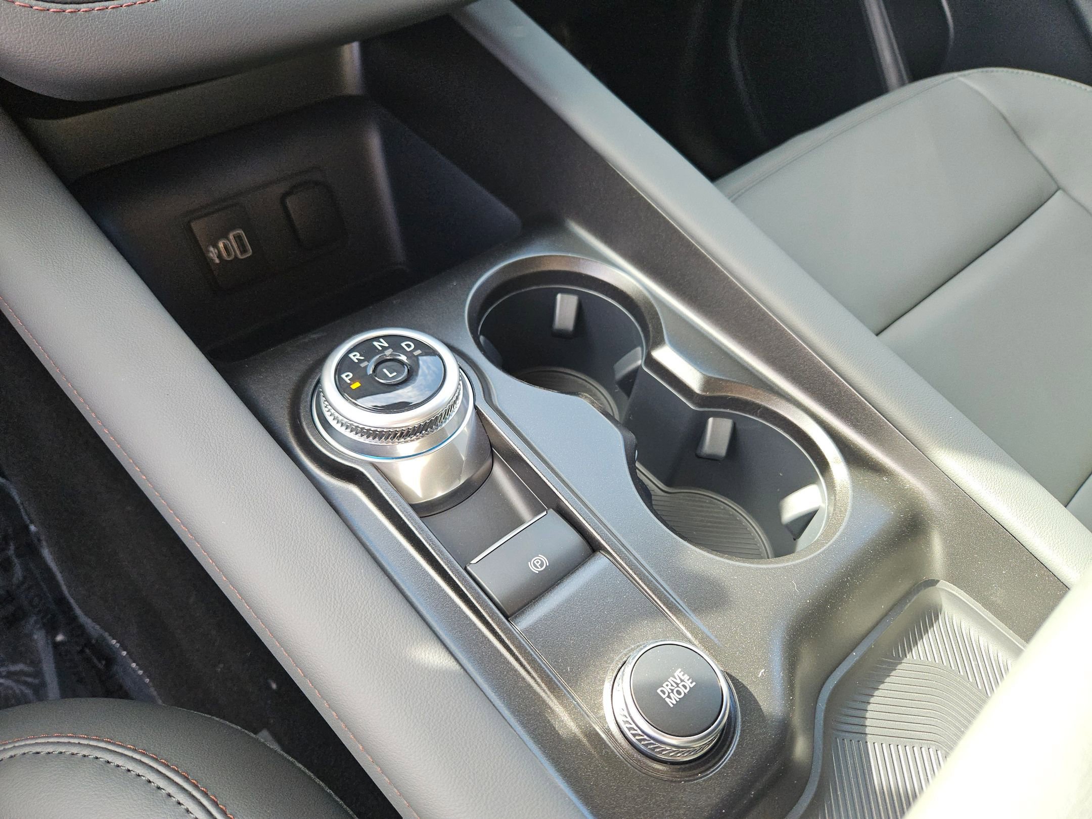 New 2026 Ford Explorer Active w/ Active Comfort Package image 10