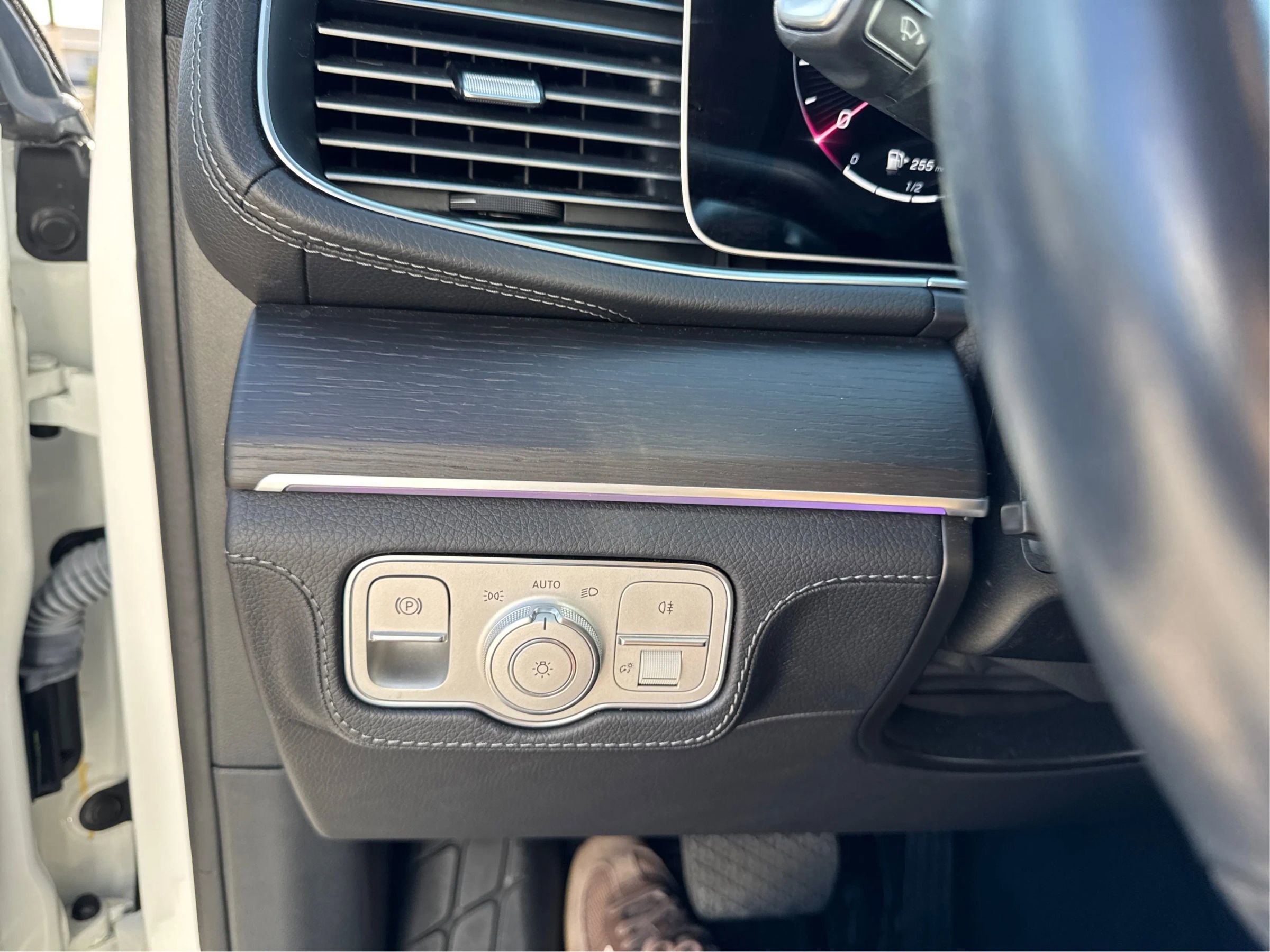 Used 2024 Mercedes-Benz GLE 350 4MATIC image 17