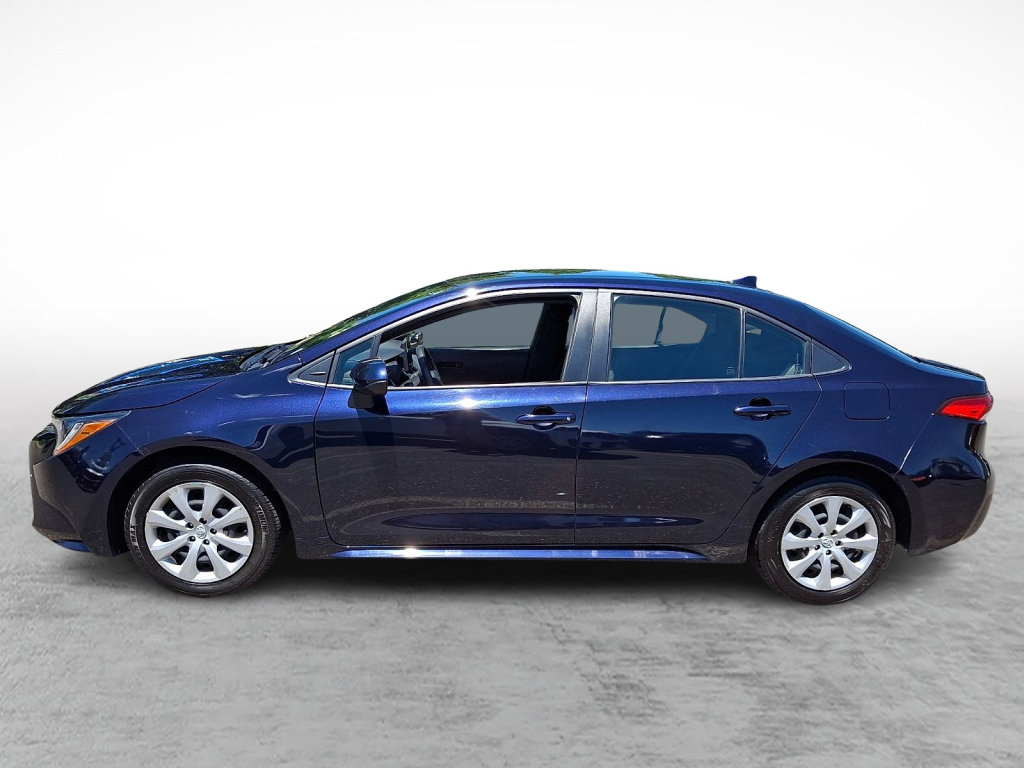 Used 2023 Toyota Corolla LE FWD image 2