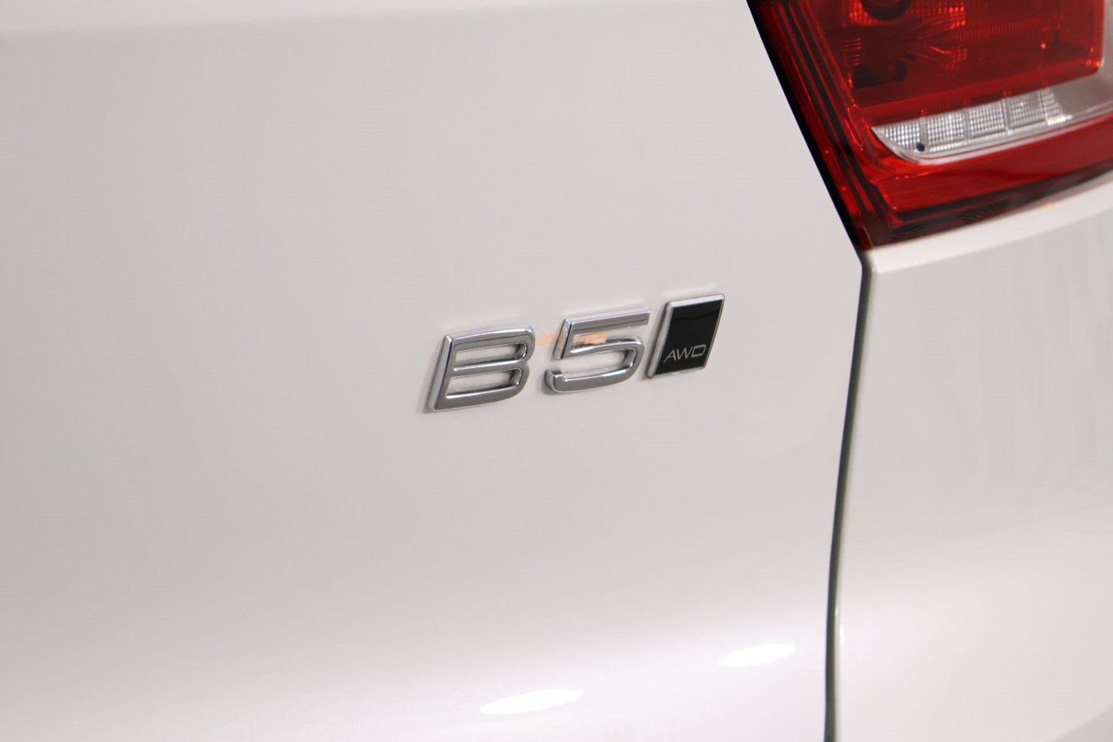 Certified 2023 Volvo XC40 B5 Plus w/ Driver Assist Package AWD/4WD image 20