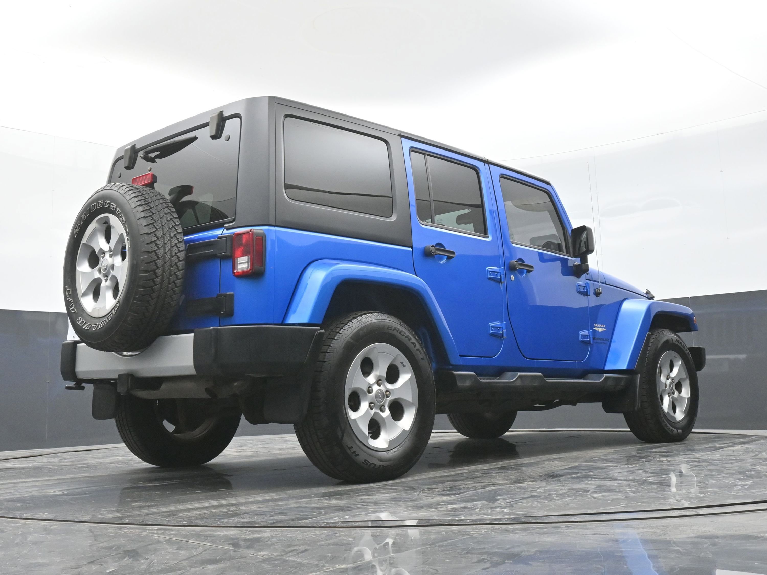 Used 2015 Jeep Wrangler Unlimited Sahara image 39