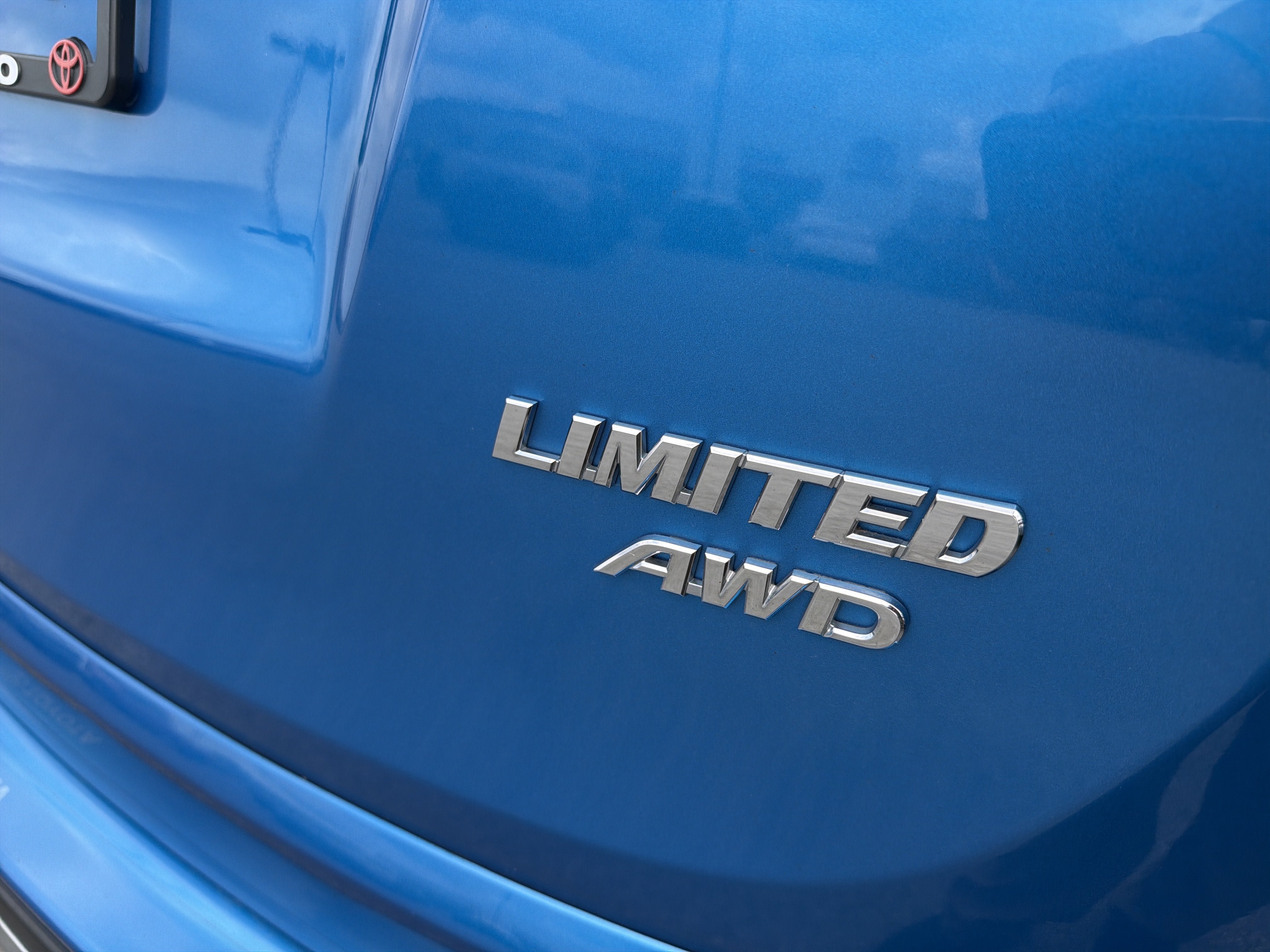 Certified 2018 Toyota RAV4 Limited w/ Advanced Technology Package AWD/4WD image 8