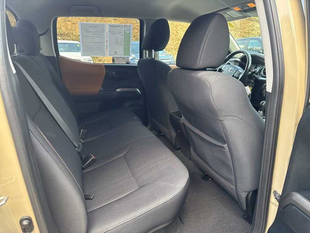 Used 2016 Toyota Tacoma SR5 w/ SR5 Appearance Package (SN) image 13