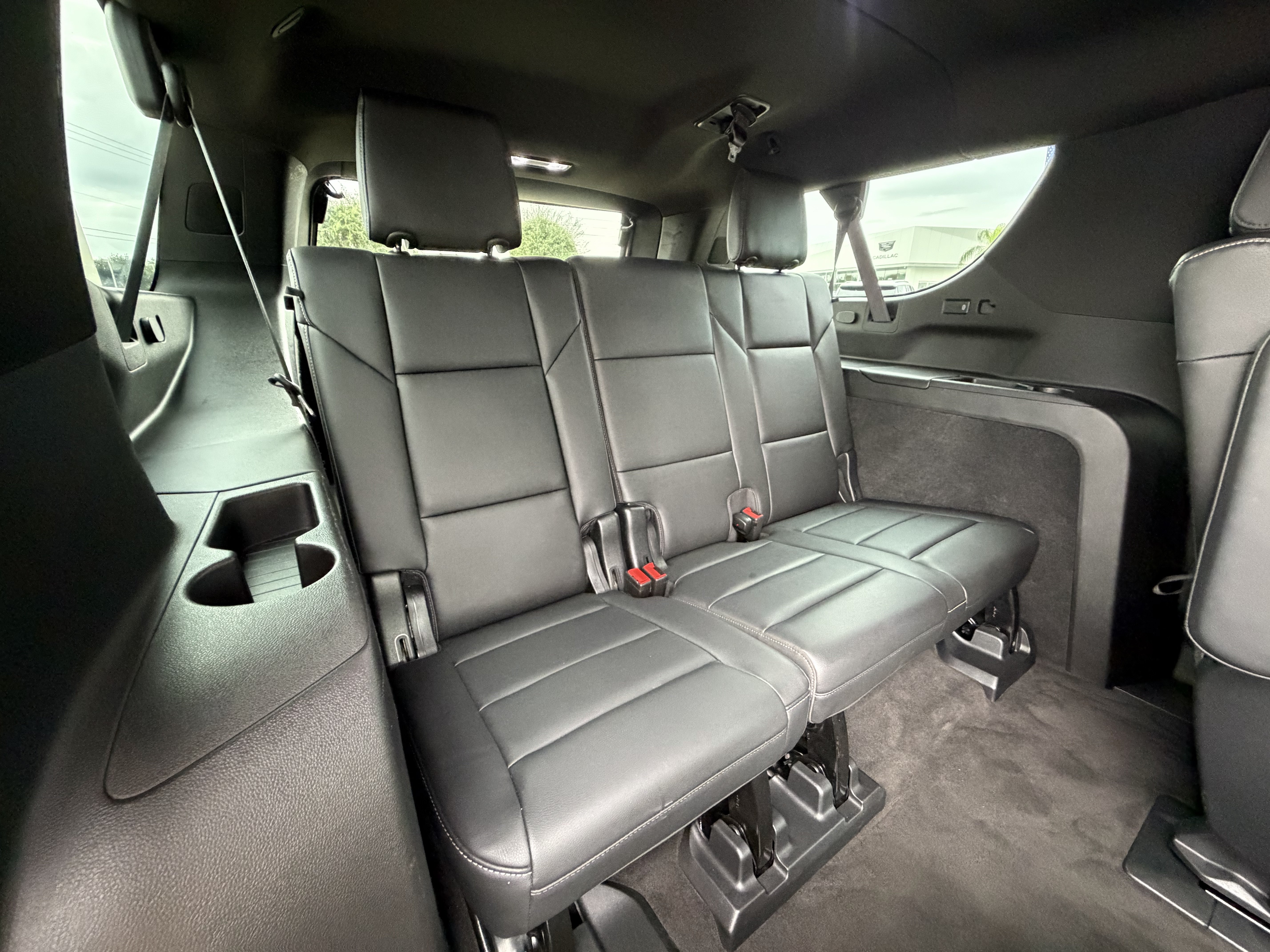 Used 2022 Cadillac Escalade ESV Luxury AWD/4WD image 18