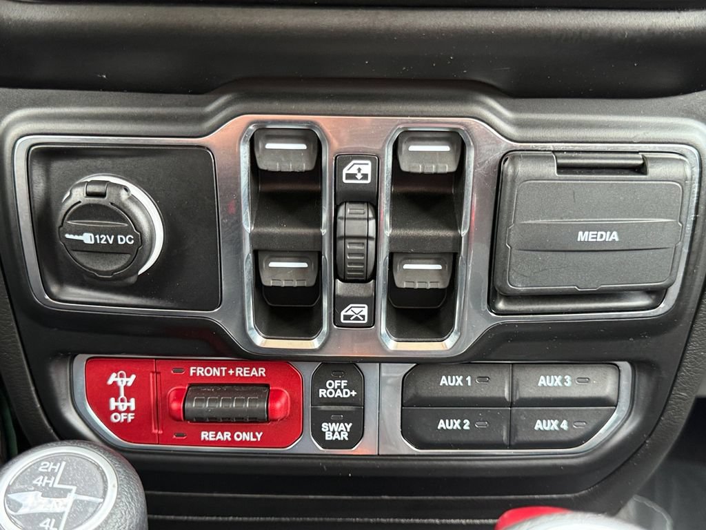 Used 2021 Jeep Gladiator Rubicon AWD/4WD image 12