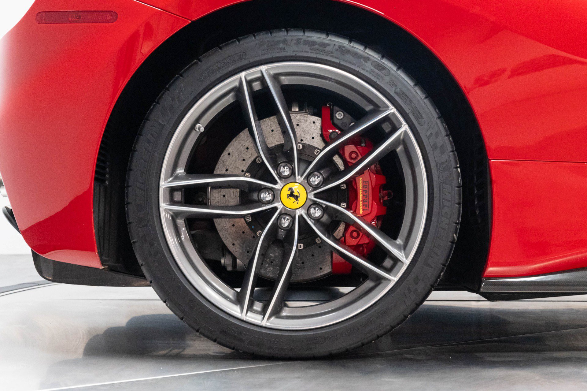 Used 2016 Ferrari 488 GTB RWD image 30