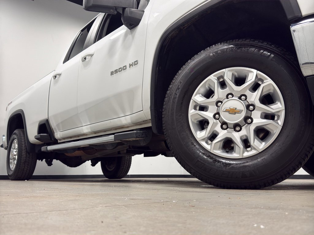 Used 2022 Chevrolet Silverado 2500 LT w/ All Star Edition image 2