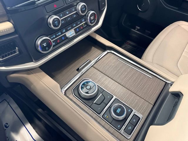 Used 2022 Ford Expedition Limited image 27