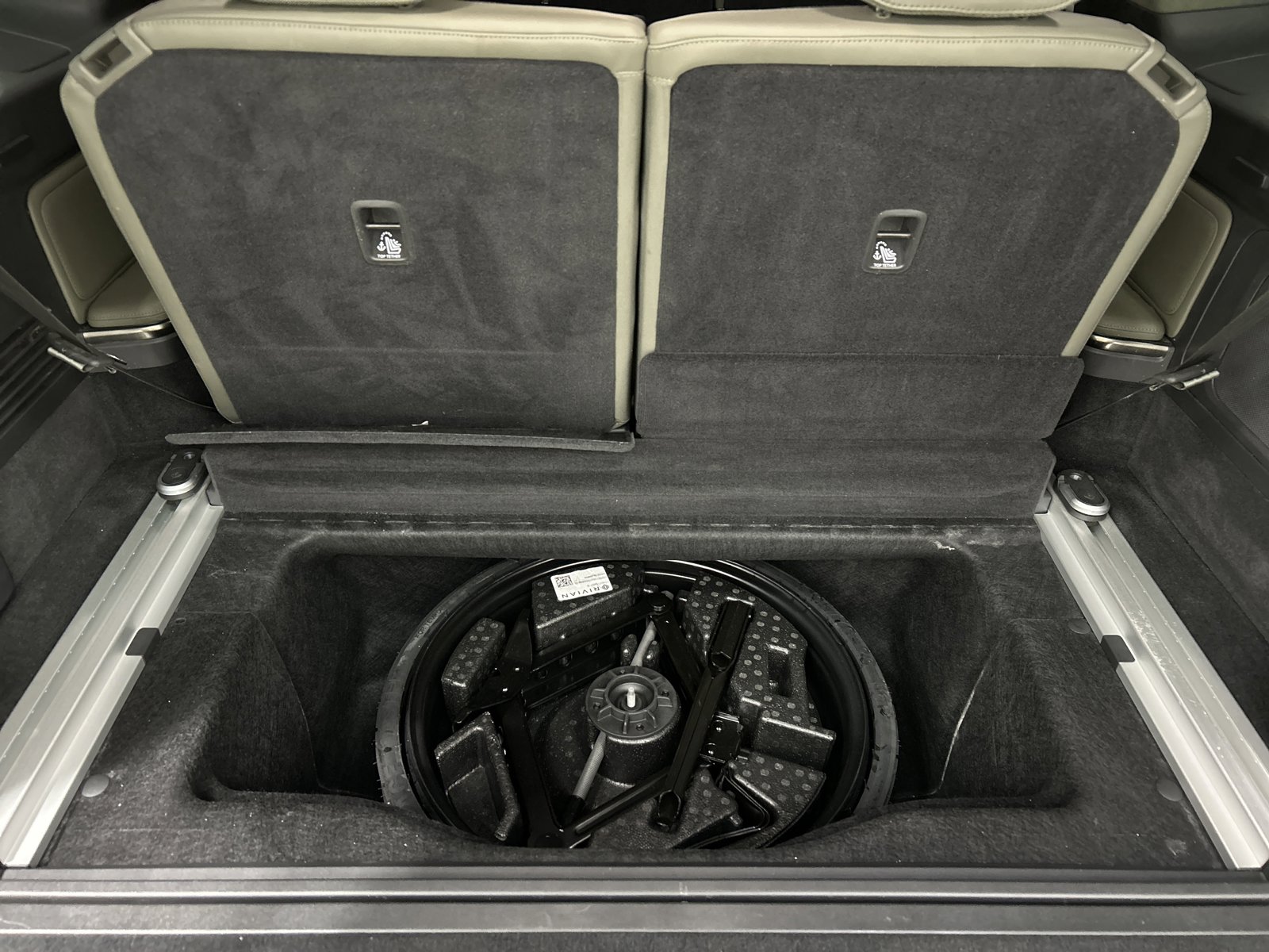 Used 2024 Rivian R1S Adventure AWD/4WD image 26